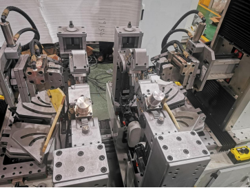 ZCN091EG-1300(1800)全自動數(shù)控四臂定子線圈伺服漲型機